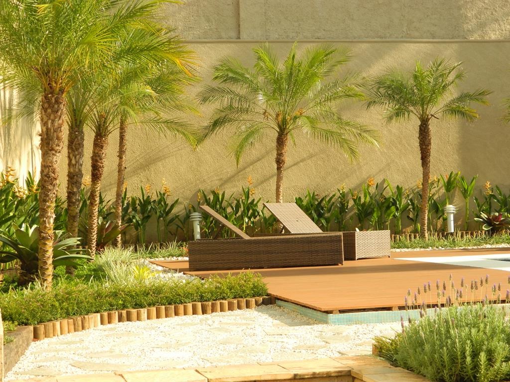 Composição de jardim do portfólio da MC Jardinagem